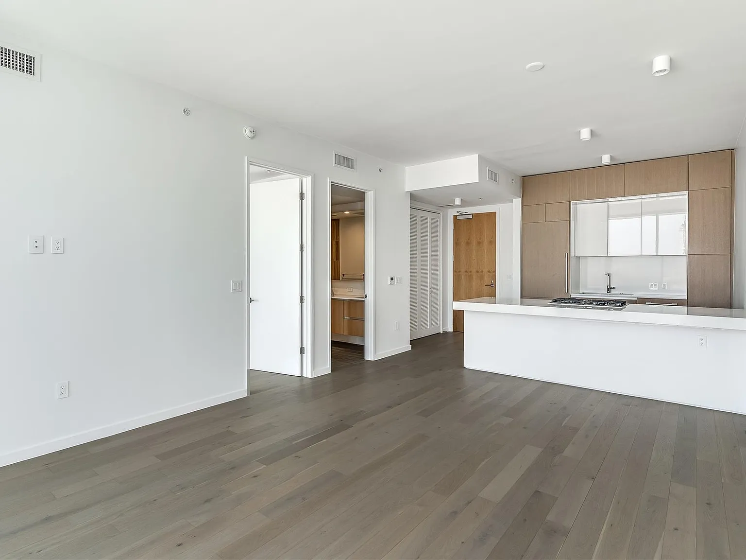 1 bed, 1.0 bath, 842 sqft, $3,400 — Photo 4
