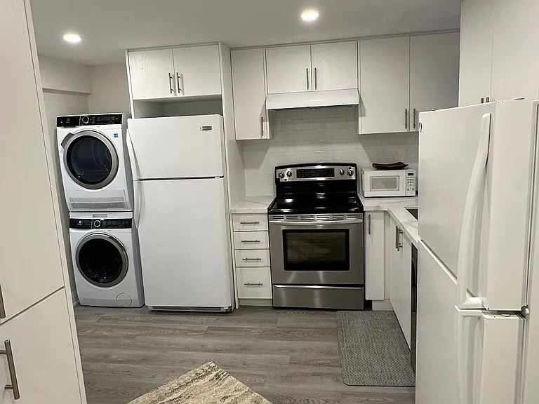 2389 Morrison Ave — Photo 1