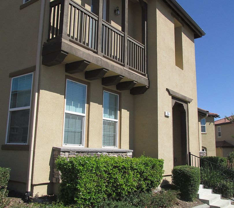 1st image of 804 Blossom Rock Ln