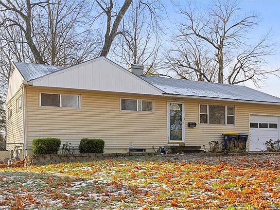 2nd image of 8601 E 114th Ter