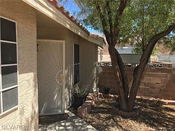 4th image of 6475 Rosemount Ave