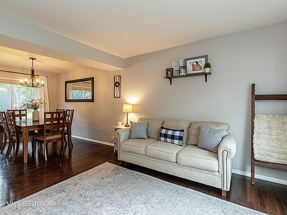 3rd image of 1454 Cheriton Cir