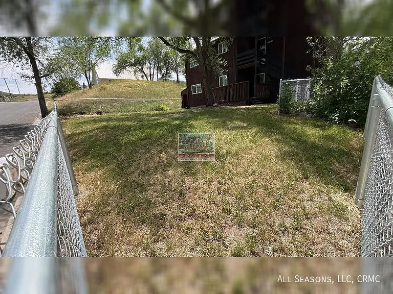 1406 Race St — Photo 13