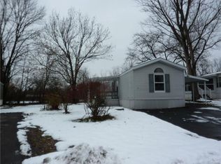 11 Willowtree Cir, Clark Mills, NY 13321