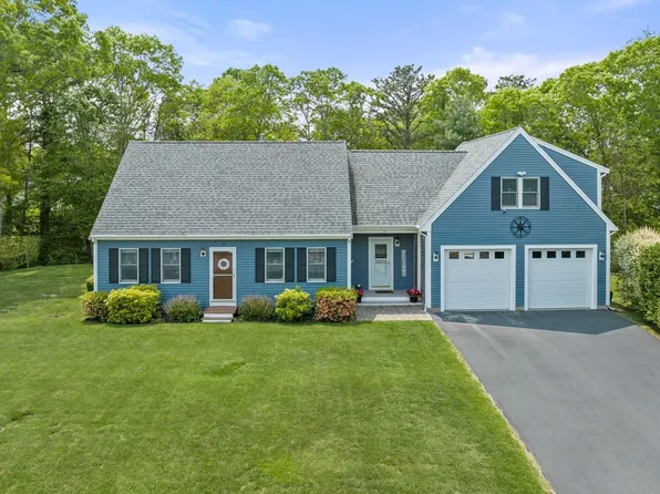 20 County Rd, Mashpee, MA 02649