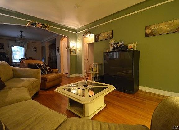 4th image of 2226 Kingsland Ave