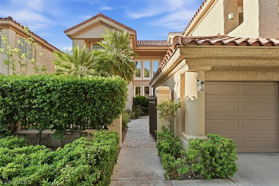 3 bed, 4.0 bath, 3915 sqft, $6,000 — Photo 2