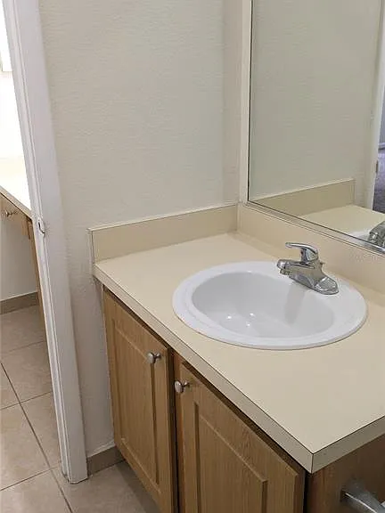 4401 S Semoran Blvd #9 — Photo 32