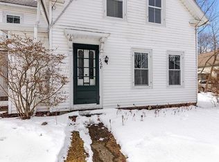 36 Spruce St, Acton, MA 01720