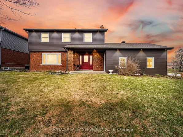 12 Pine St, Erin, ON N0B 1T0