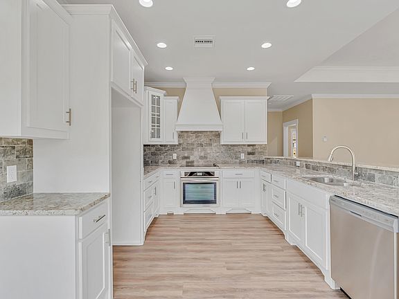 5th image of 8214 Beach Dr