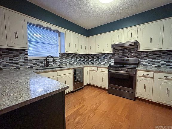3rd image of 2108 Millwood Dr