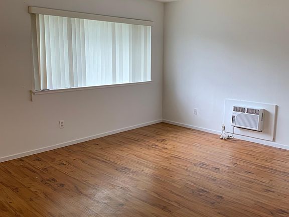 3rd image of 2429 Northrop Ave APT 1