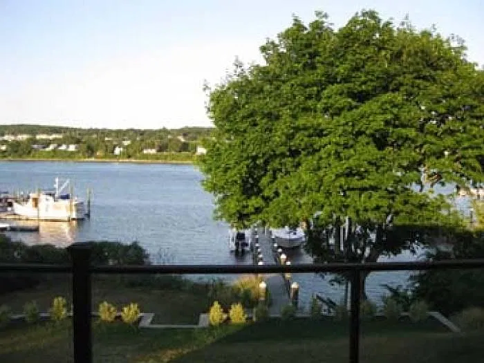 2 bed, 1.5 bath, 2300 sqft, $2,800 — Photo 4