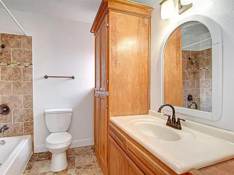 8312 Augustine Dr #D — Photo 25