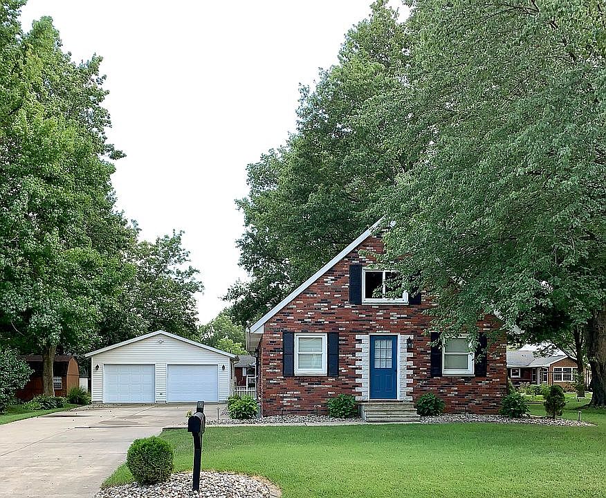 1st image of 202 Linda St