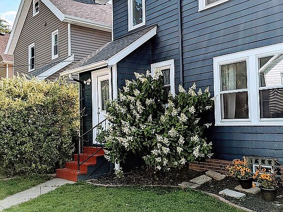 2nd image of 2197 Mars Ave