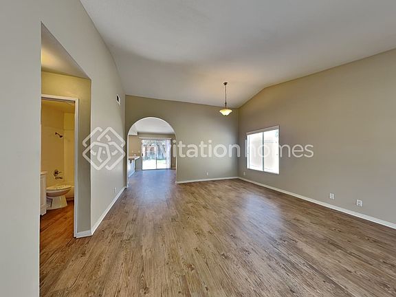 4th image of 39537 Silverberry Ct