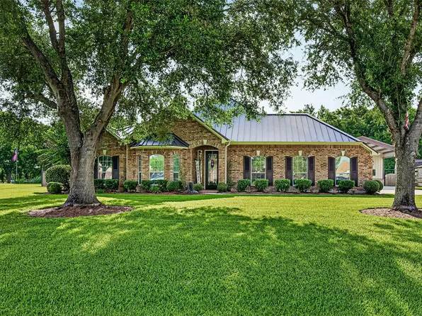 3326 River Bend Dr, Rosenberg, TX 77471