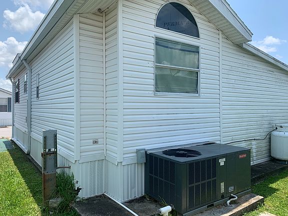 4th image of 17079 Silver Shores Ln