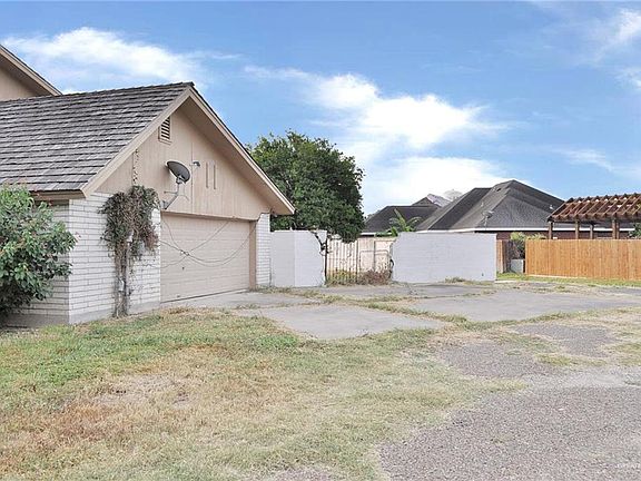 3rd image of 1618 Dr Fernando Ortegon Ln