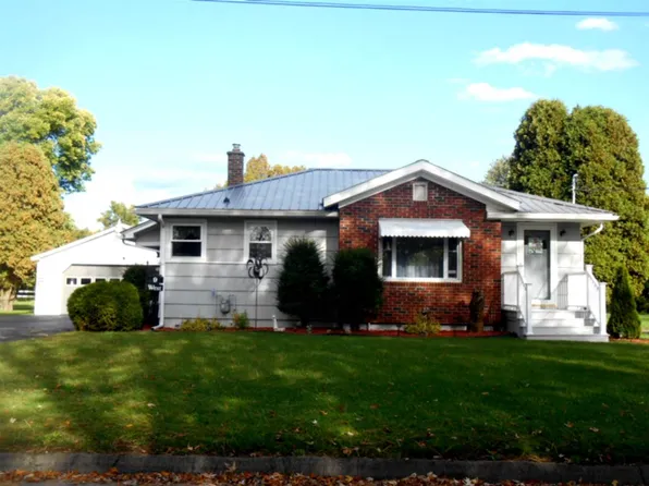 9 West Ave, Massena, NY 13662
