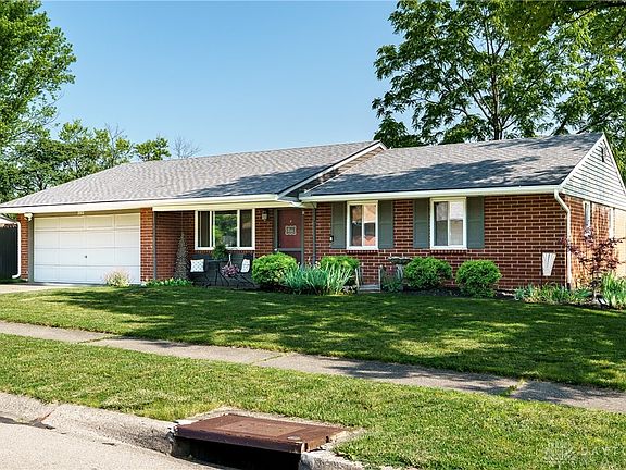 3rd image of 2801 Pinegrove Dr