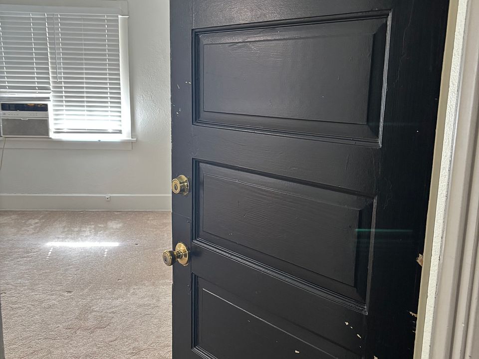 1st image of 484 S Los Robles Ave APT 9