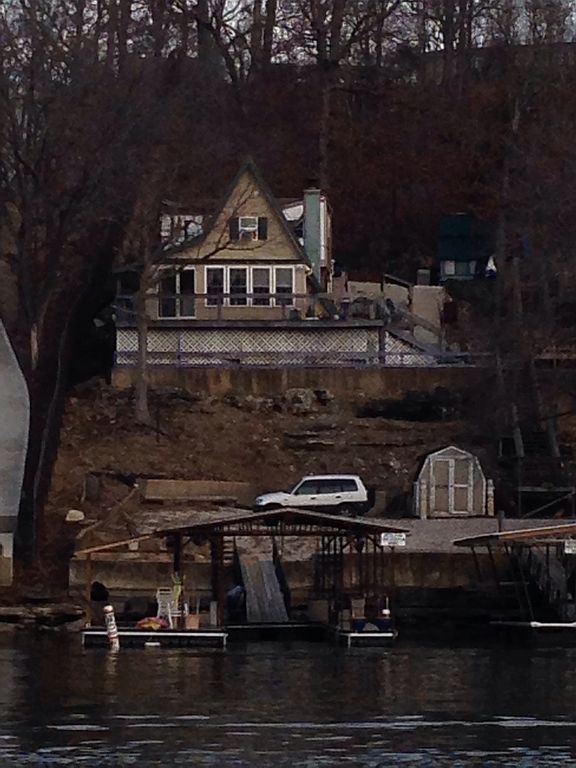 1675 Steep Ln - Property Image