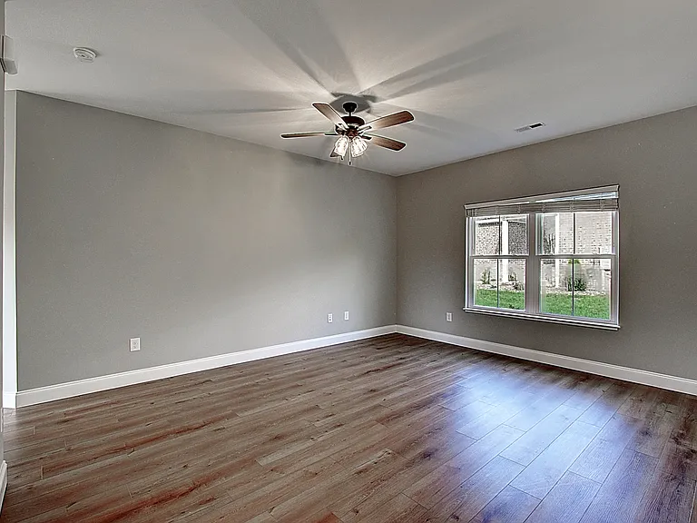 209 University Pkwy #36 — Photo 9