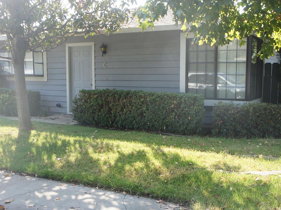 1st image of 3255 Holly Dr #B