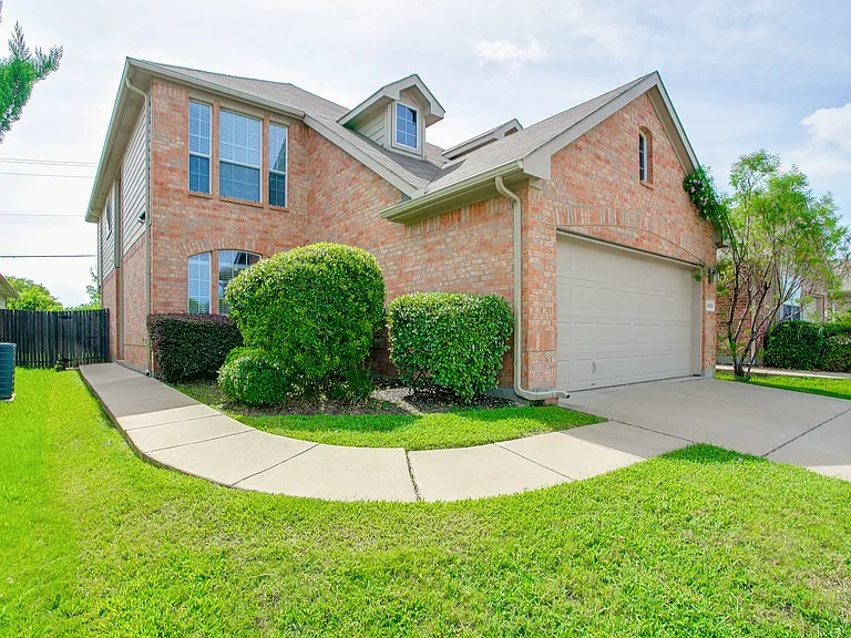 5824 Melanie Ct — Photo 1