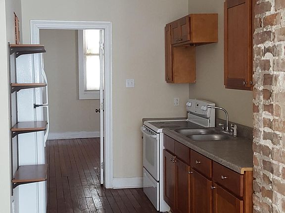 3rd image of 4925 Freret St #B