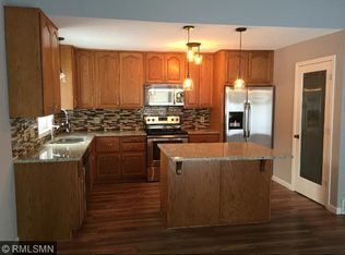 2105 140th St W, Burnsville, MN 55337