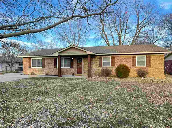 904 S Thompson Ave, Cushing, OK 74023