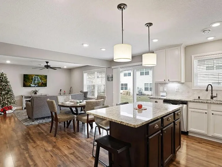 3300 Lakewood Trl — Photo 8