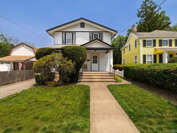 69 Grove Street, Lynbrook, NY 11563