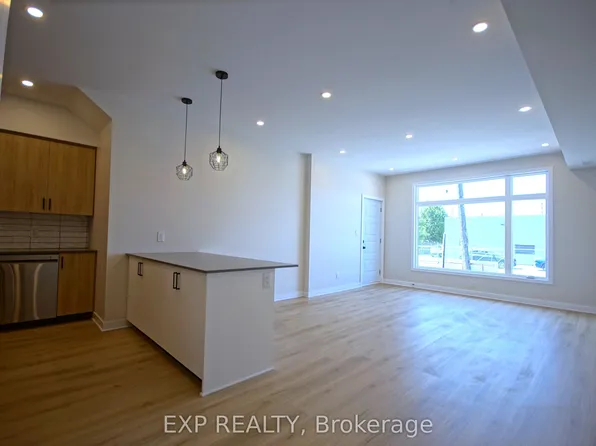 1353 Gosset St, Ottawa, ON K1B 3P6