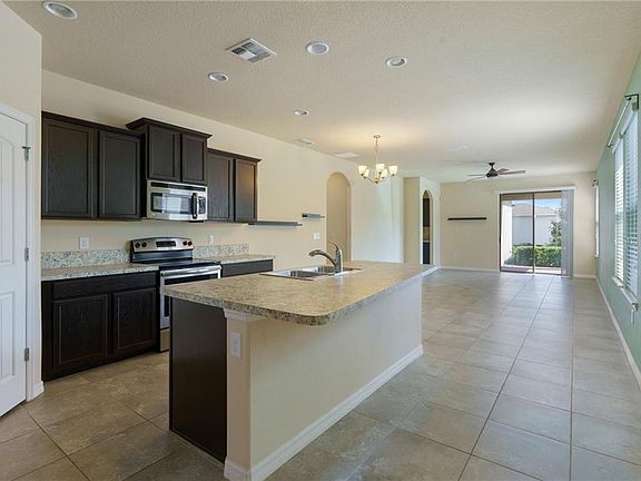 3rd image of 15507 Colony Cove Aly