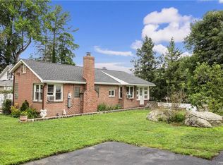 26 Seneca Rd, Putnam Valley, NY 10579