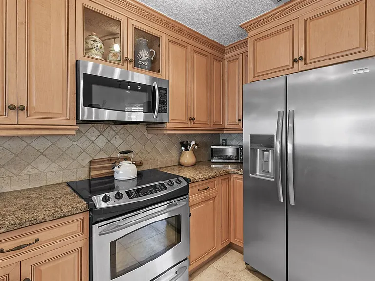 1216 Ocean Dunes Cir — Photo 21