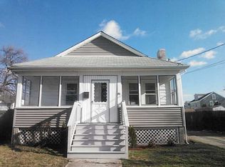 81 Stedman Ave, Pawtucket, RI 02860