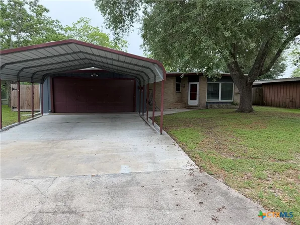 202 Bonham St, Port Lavaca, TX 77979