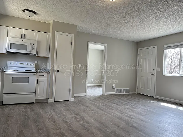 2458 E Willamette Ave — Photo 4