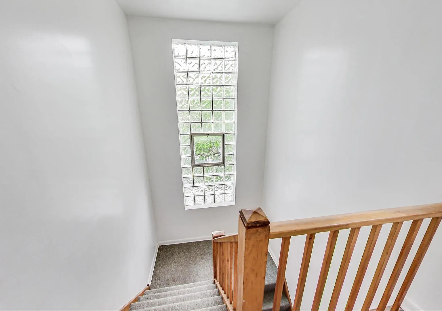 2 bed, 1.5 bath, 1200 sqft, $2,300 — Photo 2