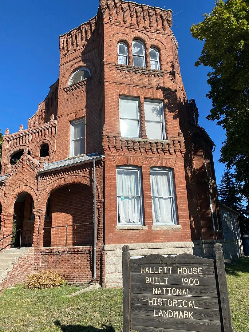 Hallett House — Photo 1