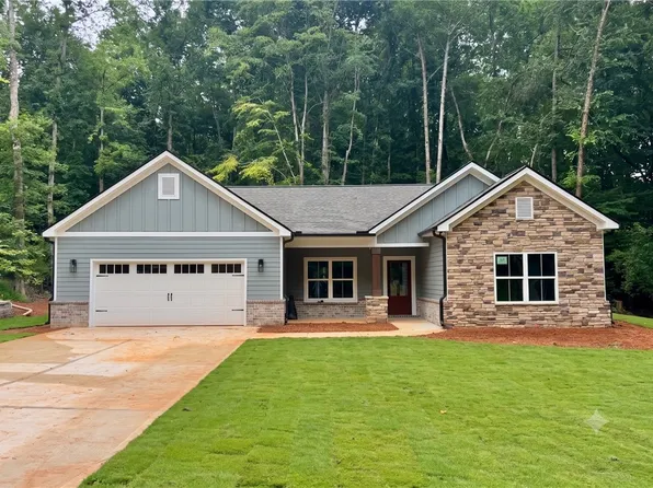 108 Apricot Ln, Westminster, SC 29693