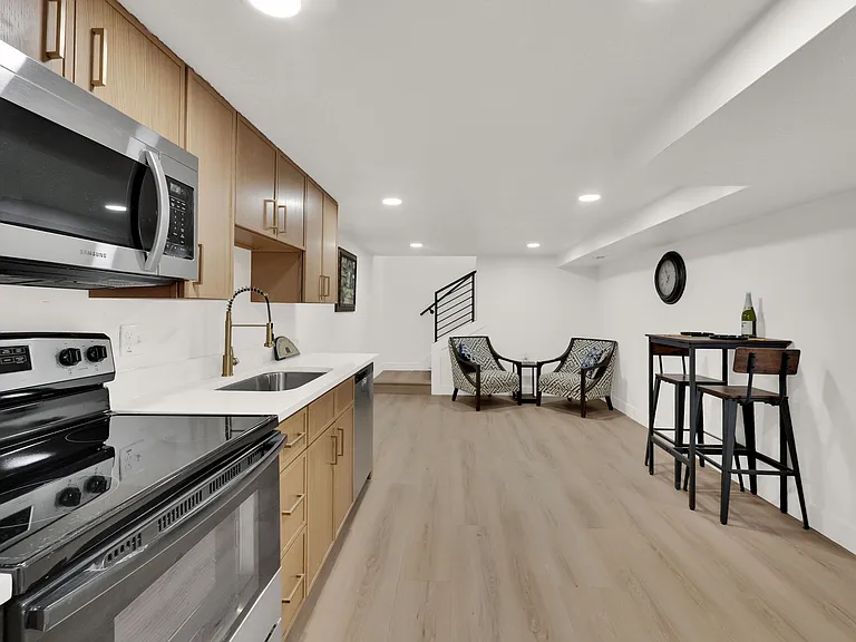 115 W Lester Ave #1 — Photo 3