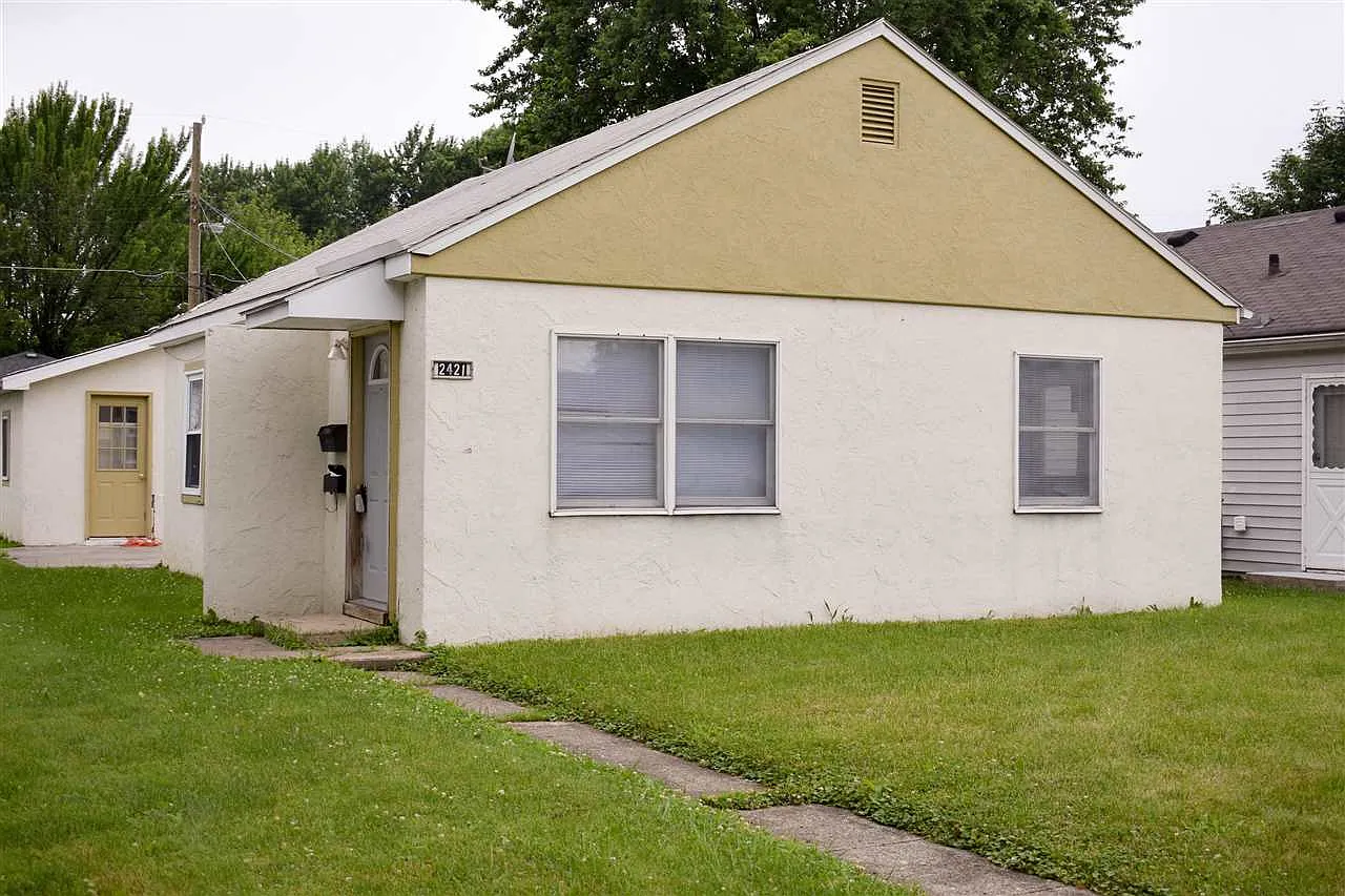 2421 N Purdum St photo 1