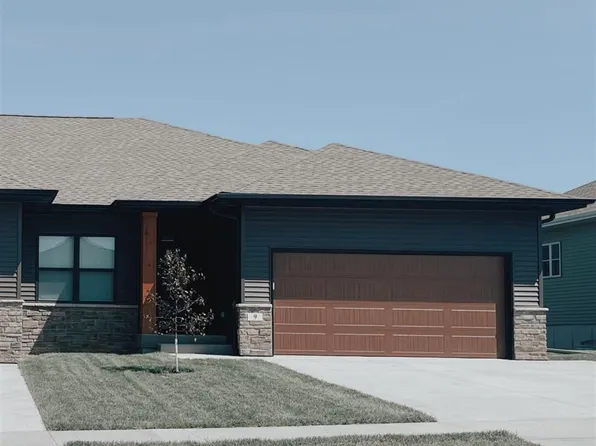 17 Lazy Brook Dr, West Branch, IA 52358